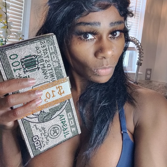 Dazzling Cash Clutch - Picture 7 of 16